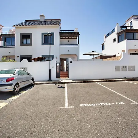 Zoe Semesterbostad *