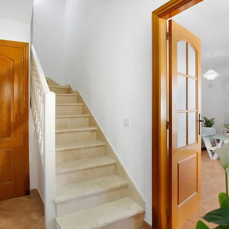 Zoe Semesterbostad *